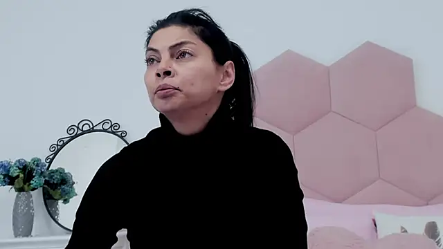 Snapshot of LadyLiia chatting on 02.21.25 LadyLiia online show from 02.21.25