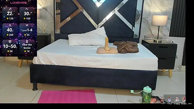 VanessaHard as online show from 12.17.25