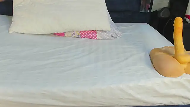 VanessaHard as online show from 02.21.26