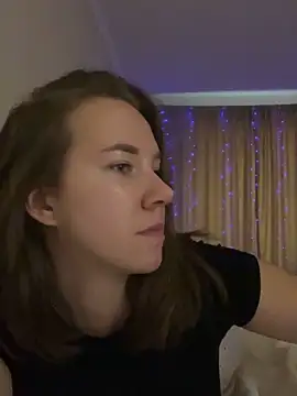 Candy Foxxxy  online show from 10.28.25