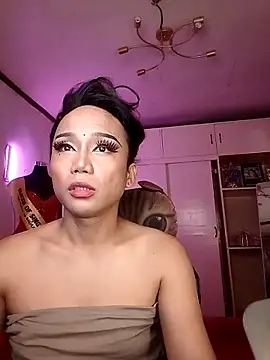 YourNikkieXxx online show from 10.24.25