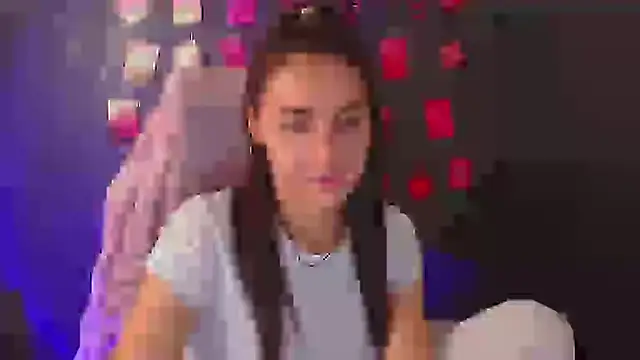 Aurora Loveu online show from 11.11.25