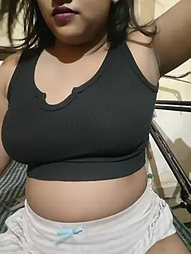 Snapshot of Malikaa-baby5 chatting on 06.14.26 Malikaa-baby5 online show from 06.14.26