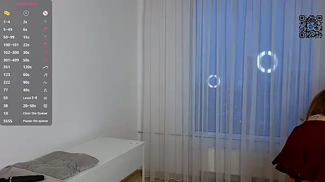 Snapshot of IsobelCashin chatting on 11.02.25 IsobelCashin online show from 11.02.25