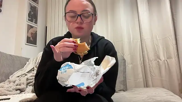 SexySashaxox online show from 02.12.26