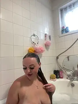 Snapshot of SexySashaxox chatting on 05.10.26 SexySashaxox online show from 05.10.26