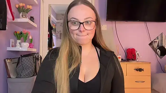 Snapshot of SexySashaxox chatting on 06.01.26 SexySashaxox online show from 06.01.26