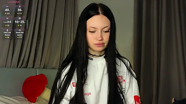 Snapshot of Alice_1n_Wonderland_ chatting on 11.05.25 Alice 1n Wonderland online show from 11.05.25