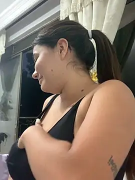 Snapshot of Laia_Gomez chatting on 11.17.25 Laia Gomez online show from 11.17.25