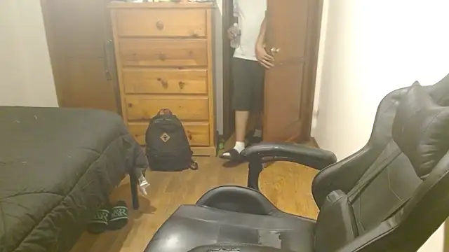 Snapshot of Breadwinnah chatting on 10.25.25 Breadwinnah online show from 10.25.25