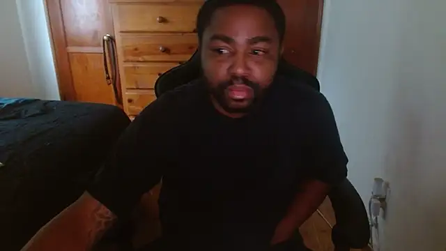 Snapshot of Breadwinnah chatting on 11.02.25 Breadwinnah online show from 11.02.25