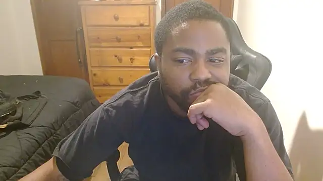 Snapshot of Breadwinnah chatting on 11.03.25 Breadwinnah online show from 11.03.25