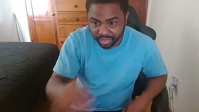 Snapshot of Breadwinnah chatting on 11.09.25 Breadwinnah online show from 11.09.25