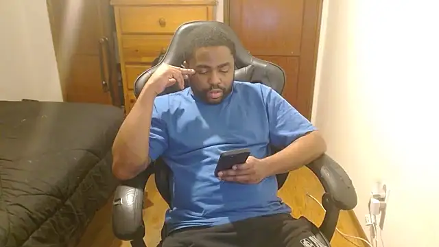 Snapshot of Breadwinnah chatting on 11.12.25 Breadwinnah online show from 11.12.25