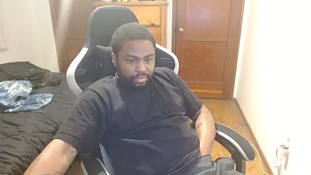 Snapshot of Breadwinnah chatting on 11.15.25 Breadwinnah online show from 11.15.25