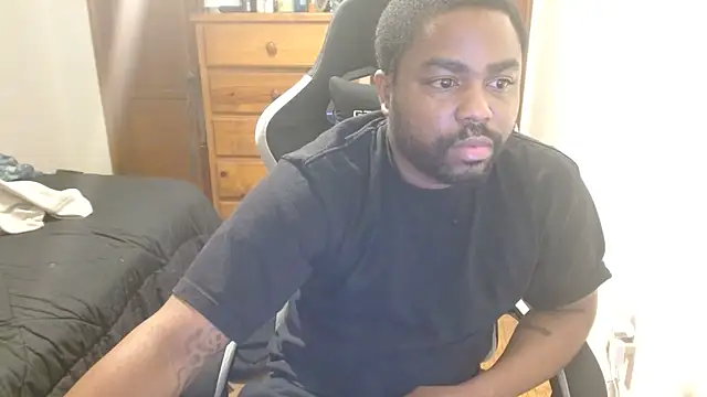 Snapshot of Breadwinnah chatting on 11.17.25 Breadwinnah online show from 11.17.25