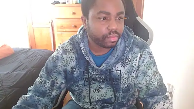 Snapshot of Breadwinnah chatting on 11.21.25 Breadwinnah online show from 11.21.25