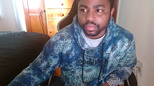 Snapshot of Breadwinnah chatting on 11.23.25 Breadwinnah online show from 11.23.25