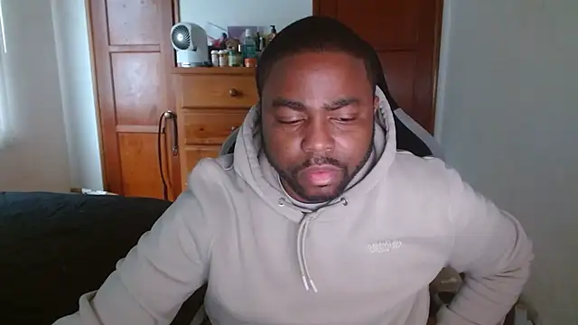 Snapshot of Breadwinnah chatting on 11.30.25 Breadwinnah online show from 11.30.25