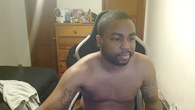 Snapshot of Breadwinnah chatting on 12.01.25 Breadwinnah online show from 12.01.25