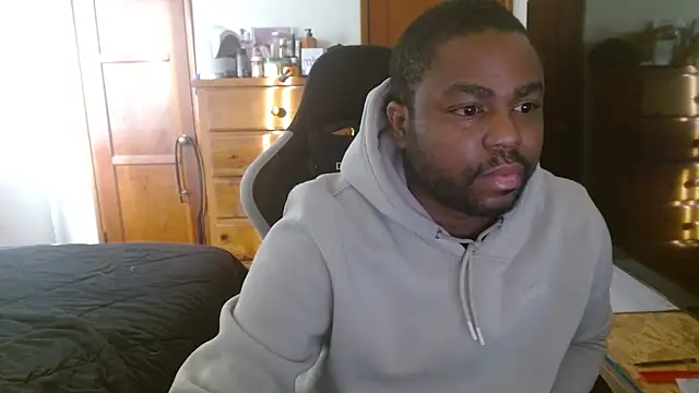 Snapshot of Breadwinnah chatting on 12.18.25 Breadwinnah online show from 12.18.25