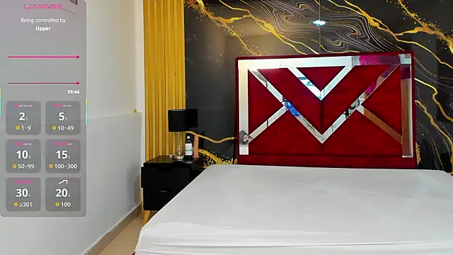 VioletRose as online show from 02.19.26