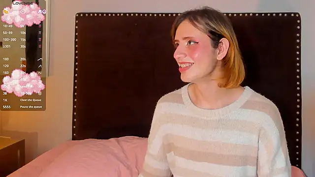 Snapshot of seraphine_star chatting on 02.14.26 seraphine star online show from 02.14.26