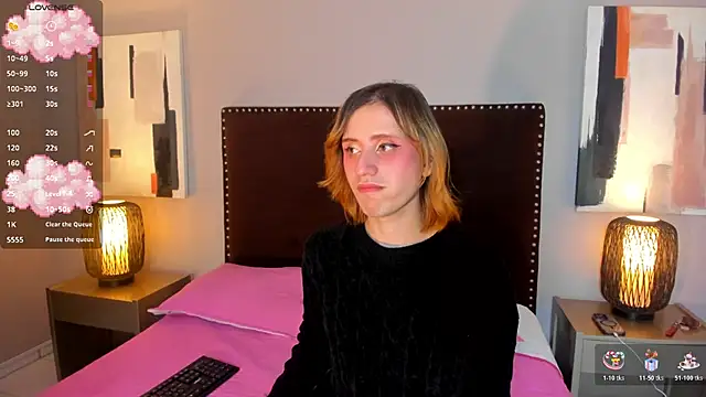 Snapshot of seraphine_star chatting on 02.19.26 seraphine star online show from 02.19.26