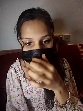 Pinkki-Age18 online show from 01.13.26