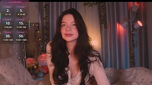 Snapshot of liza_whisky chatting on 09.19.25 liza whisky online show from 09.19.25