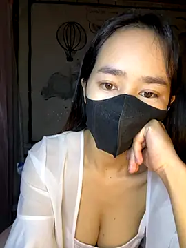 TiNa 04 online show from 10.23.25