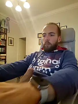 Snapshot of MrBig303 chatting on 10.28.25 MrBig303 online show from 10.28.25