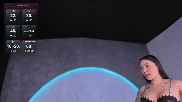 ReinaChloe online show from 03.03.26