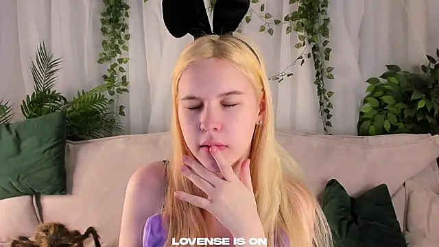 ElizSpieth online show from 10.26.25