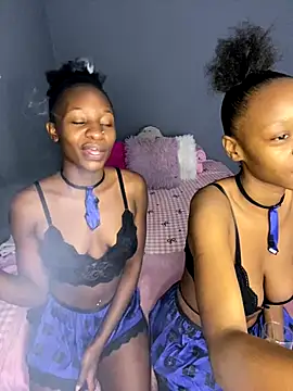 LonelyQueenxx25 online show from 12.19.25