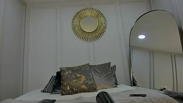 CharlotteBrownn  online show from 09.19.25