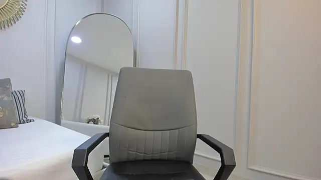 CharlotteBrownn  online show from 10.07.25