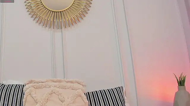 Snapshot of CharlotteBrownn_ chatting on 05.19.26 CharlotteBrownn online show from 05.19.26