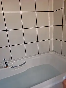 Sugarloveless online show from 04.15.26