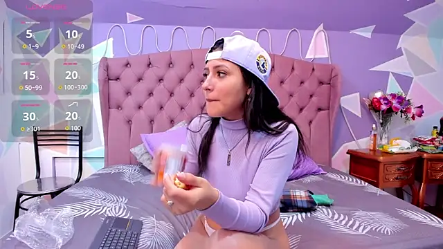 ZaharaSkylar online show from 09.18.25