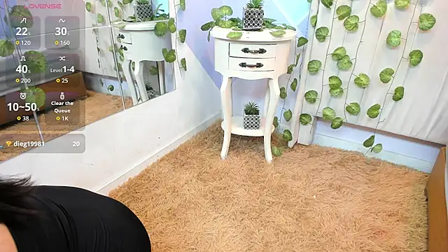 ZaharaSkylar online show from 10.30.25