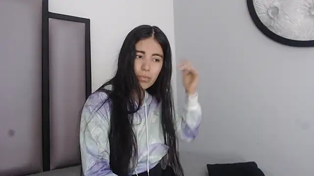 Lucy-23 online show from 11.26.25