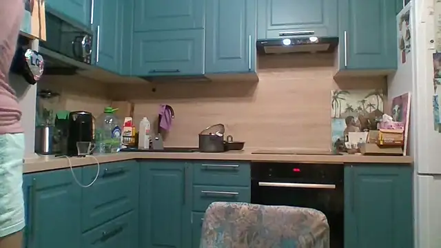 ALICAINWONDERLAND online show from 12.17.25