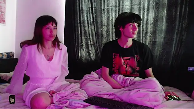 Snapshot of MixiPeach chatting on 01.14.26 MixiPeach online show from 01.14.26