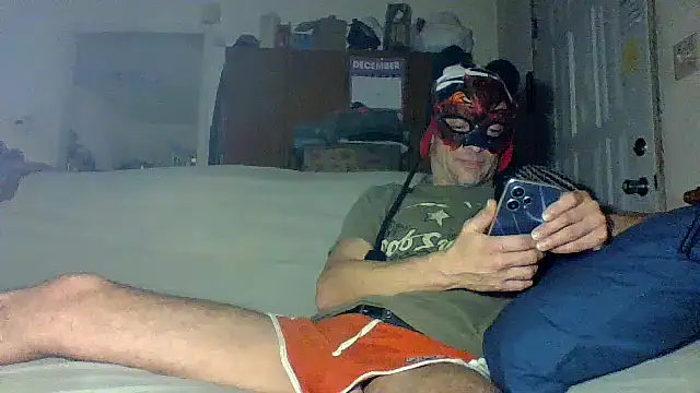 Snapshot of dicinyou80 chatting on 12.20.25 dicinyou80 online show from 12.20.25