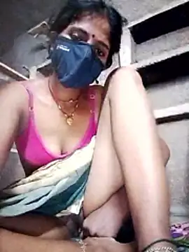 Snapshot of MISS-KAYA chatting on 10.16.25 MISS-KAYA online show from 10.16.25