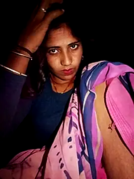 Snapshot of MISS-KAYA chatting on 10.27.25 MISS-KAYA online show from 10.27.25