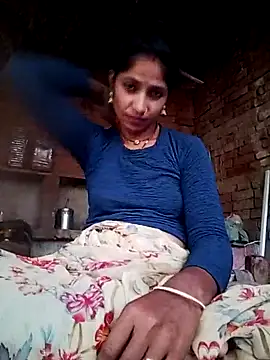 Snapshot of MISS-KAYA chatting on 10.28.25 MISS-KAYA online show from 10.28.25