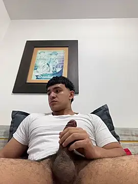 Snapshot of TysonAn chatting on 11.07.25 TysonAn online show from 11.07.25