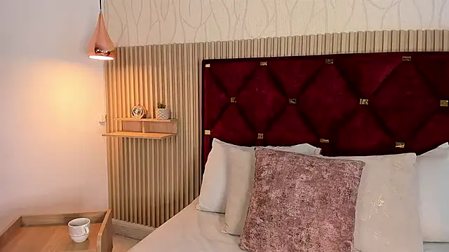 Laura Ivy online show from 09.26.25